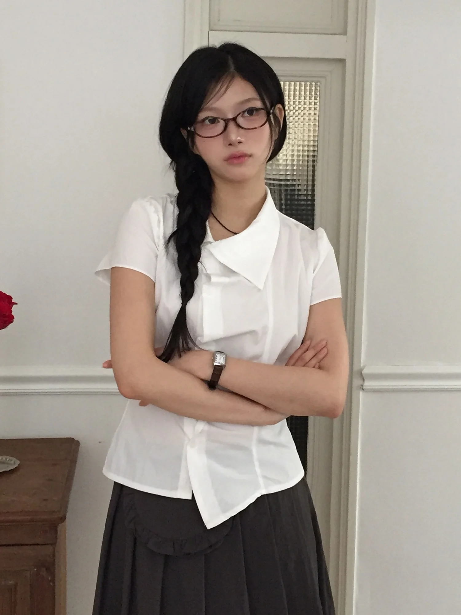 シックな半袖シャツ レディース ファッションデザイン ノッチカラー ボタンアップ 着痩せ 多用途 カジュアル 通勤スタイル レギュラーフィット