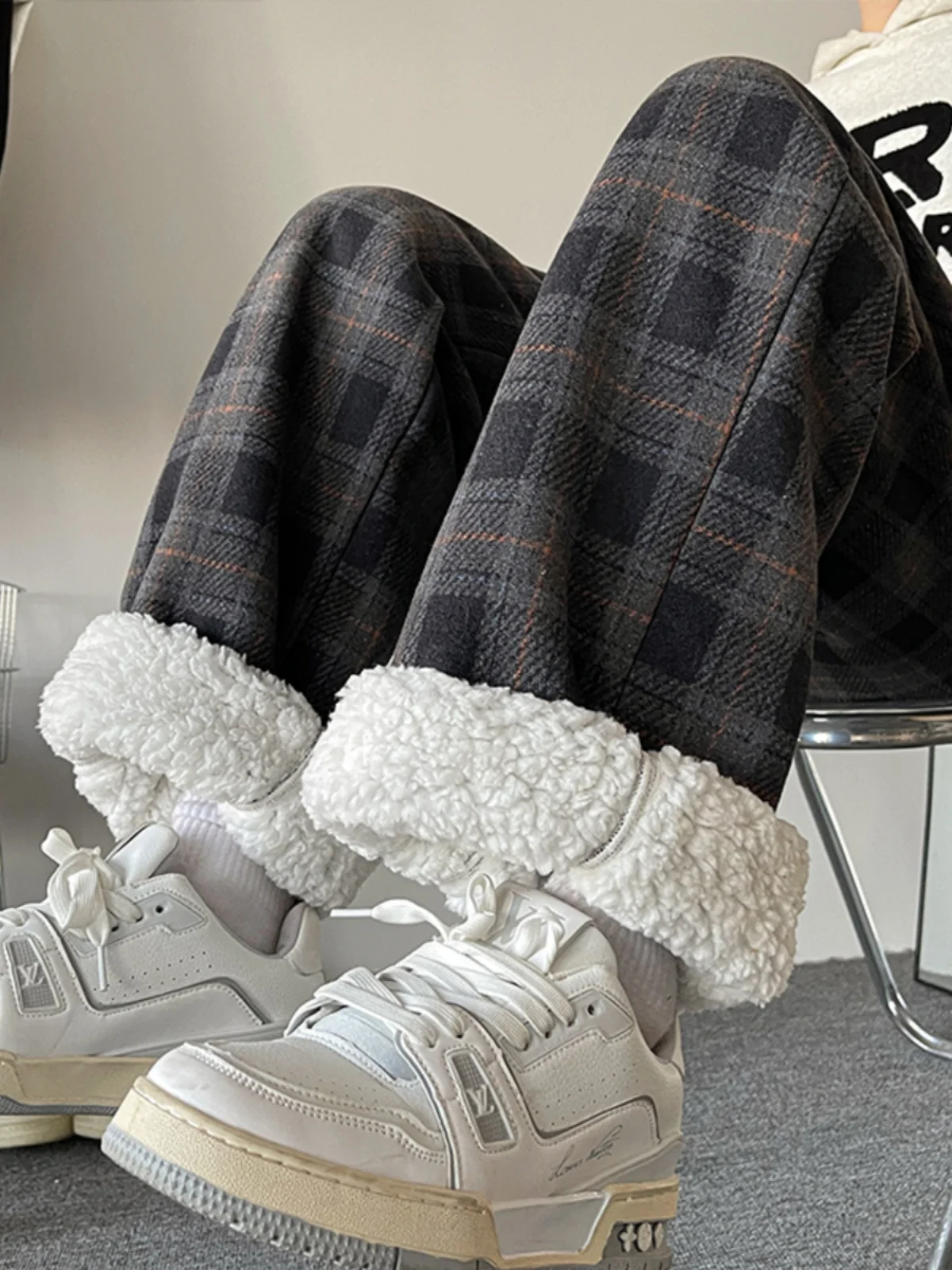 

Мужские шерстяные брюки в американском ретро-стиле в клетку, осенне-зимние, утепленные флисом и овечьим мехом, широкие прямые брюки, молодежная мода