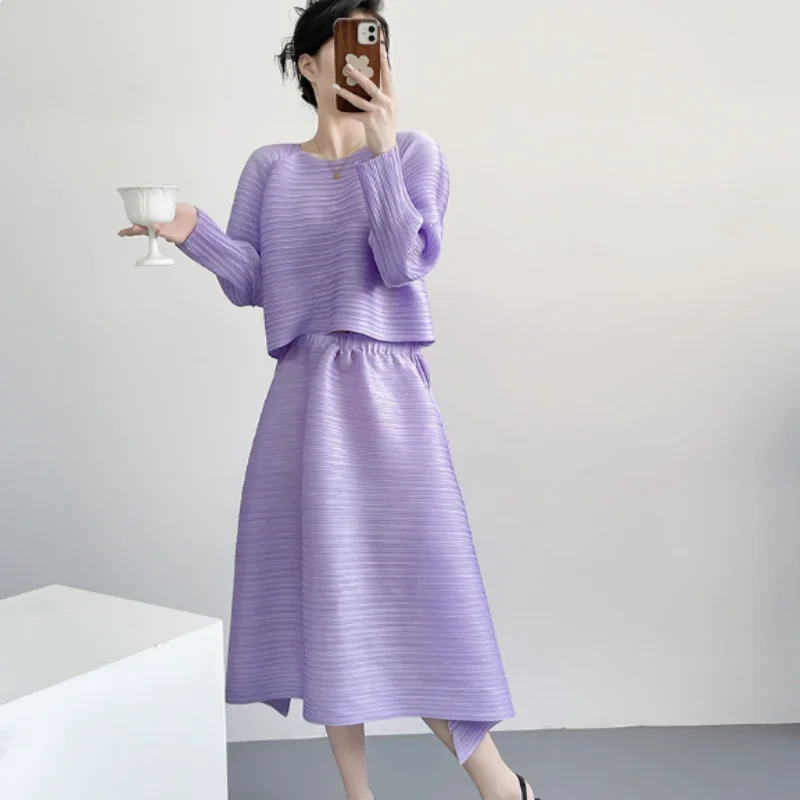 

Комплект из двух предметов в стиле Мияке: однотонный топ и юбка, свободный крой, плиссировка, модный дизайн, новинка 2026 года