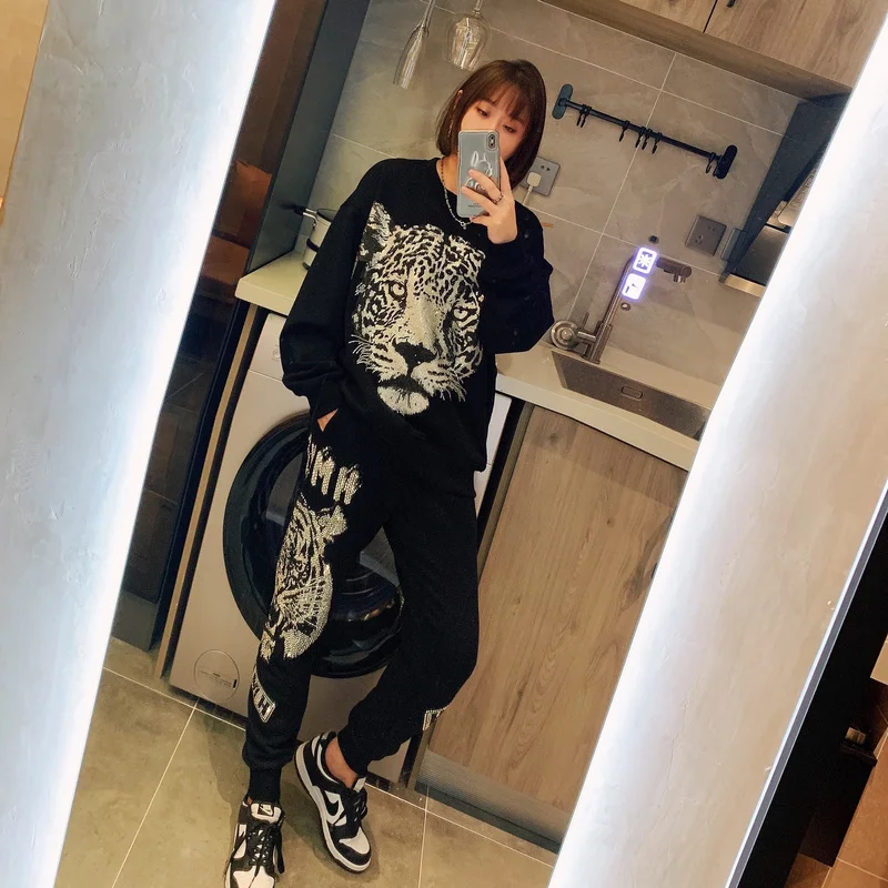 Harajuku Sweatshirt Streetwear 2023 New Autumn Hot Drilling Tiger Head Cotton Pullover Top Oversized Long-sleeved Hoodies Black