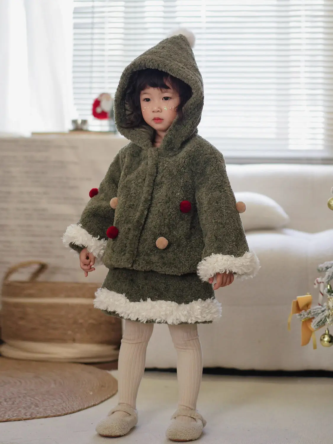 

Children's Clothing Autumn and Winter New Green Suit Christmas Tree Warmth New Year Quilted Jacket Skirt Two-piece Set