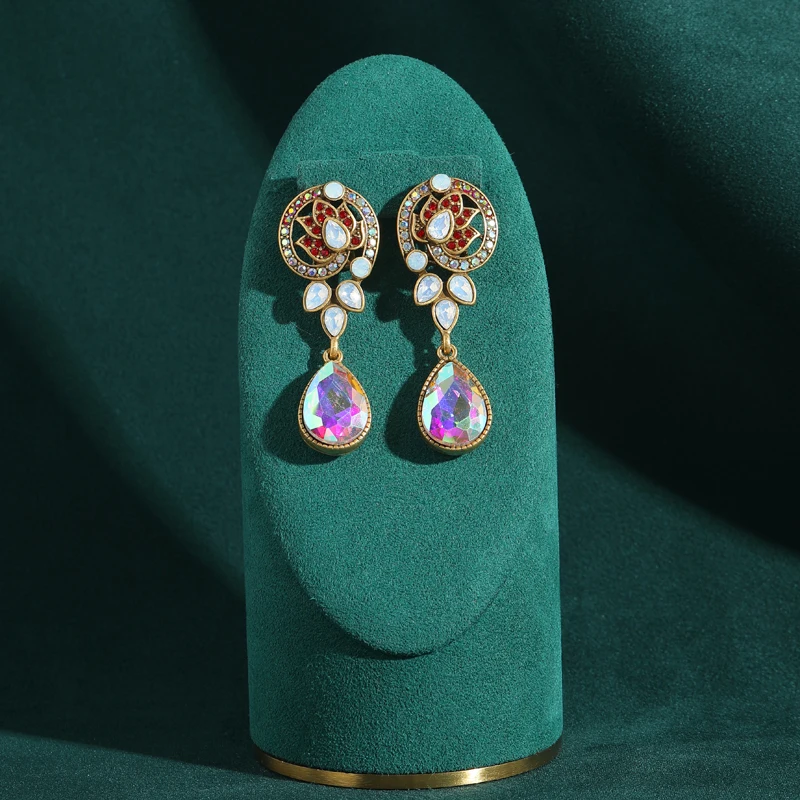 خمر كريستال قطرة الماء القرط الذهب اللون ورقة حجر الراين الفاخرة مصمم الهدايا اتجاهات الجودة الجديدة في 2025 حفل زفاف