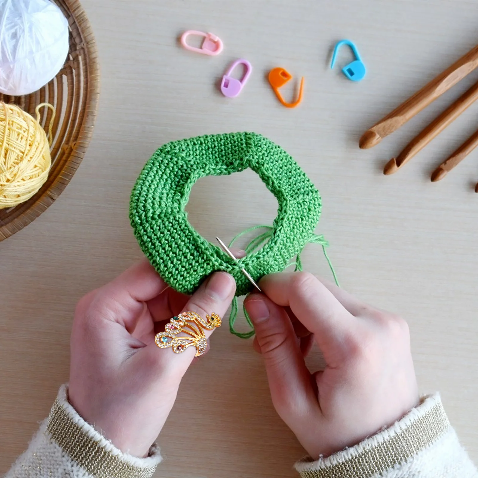 

6Pcs Finger Knitting Rings Sturdy Yarn Guide Loop for Left Right Hand Use Smooth Seamless Craft Tool Ideal for Quilting and