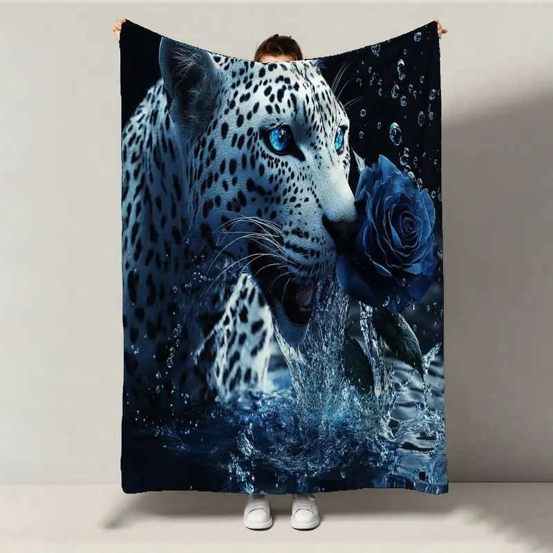 

1pc Blue Leopard Fleece Blanket - Black Background/White Spots/Blue Roses, All-Season Animal Decor Gift