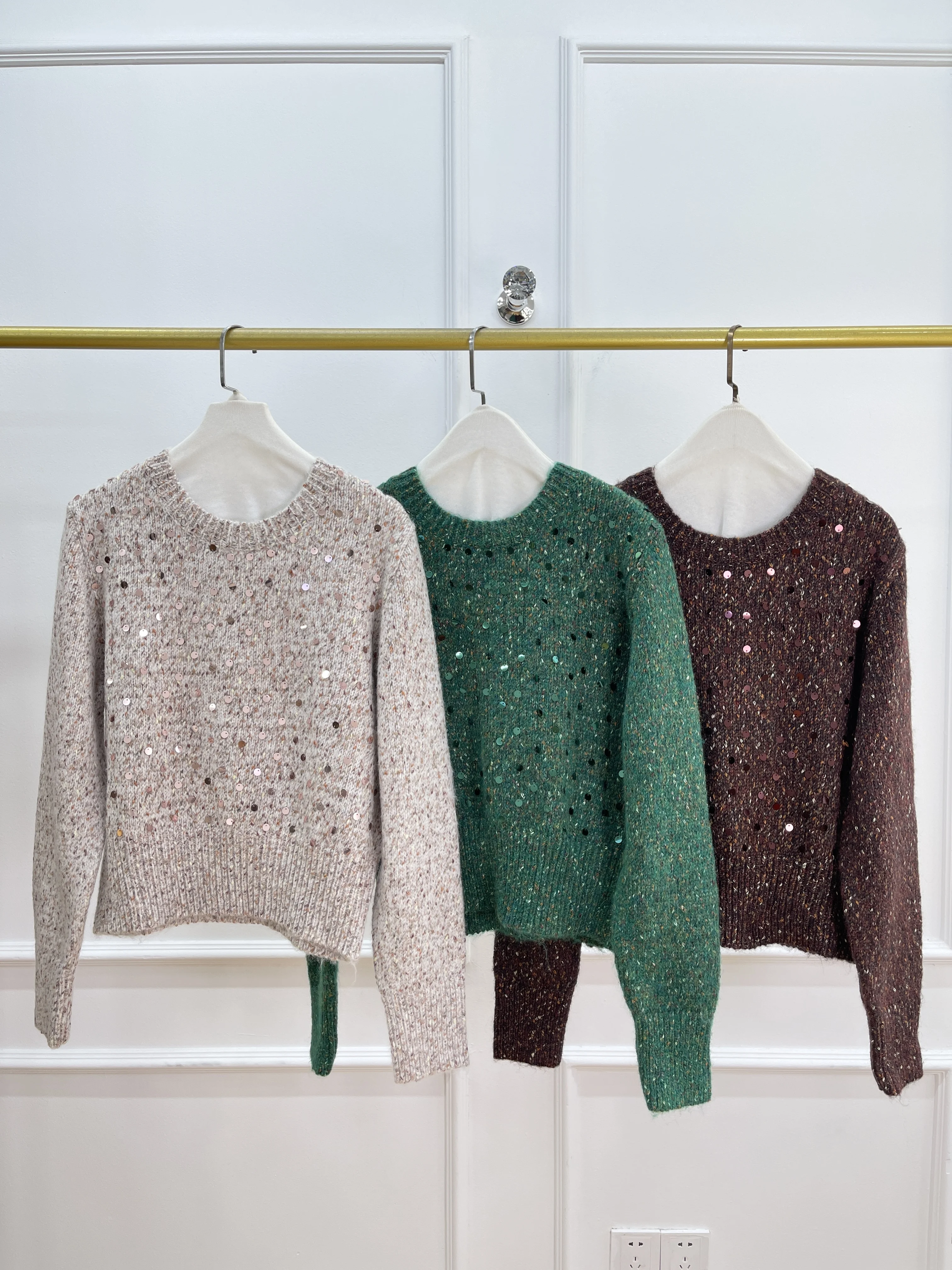 เสื้อสเวตเตอร์ไหมพรมปักเลื่อมลายดอกไม้คุณภาพสูงสำหรับผู้หญิง สไตล์เรโทร แบบครอป หนา