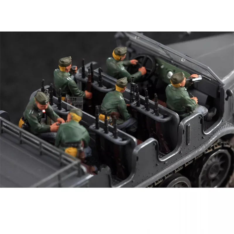 

Масштабная модель 1:72, 6 фигурок солдат немецкой команды на полупутанке, окрашенные из смолы, для сборки сцен, коллекционные аксессуары