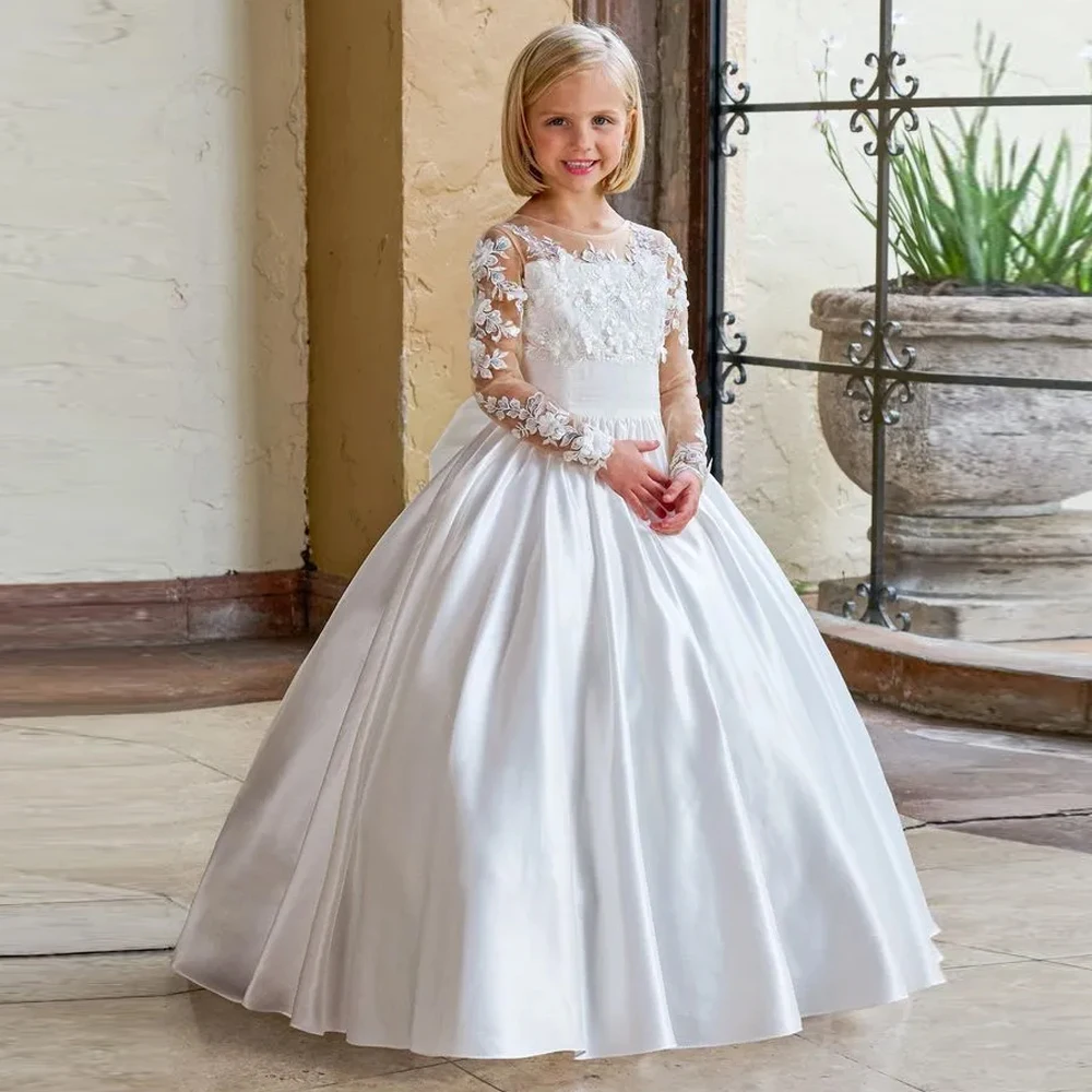 

Customized White Satin Flower Girls Dresses O Neck Full Sleeve First Communion Dress Lace Appliques Bow Tie Kids Birthday Gown