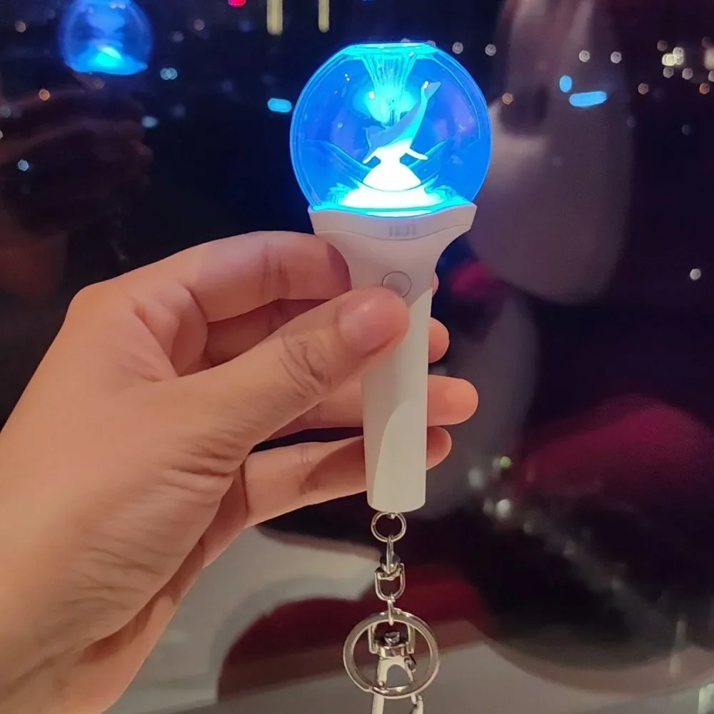 New NMIXX Mini Light Stick Keychains LILY HAEWON SULLYOON BAE JIWOO KYUJIN Lights Keyrings Bag Pendant Fans Collections Gifts