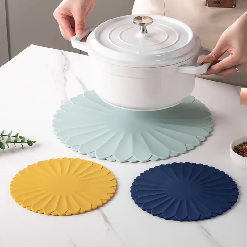 1pcs Minimalist Cute Floral Silicone Pot Holders, 3 Sizes: 7in, 9.4in, 11.81in, Heat Resistant Silicone Pad, Kitchen Decor Place