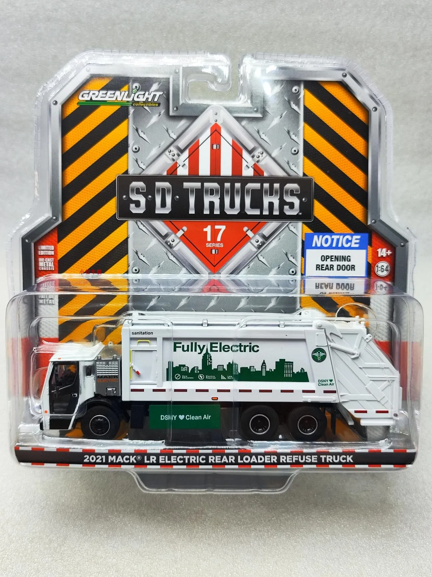 

1:64 2021 Mack LR electric rear loader Garbage truck Collection of car models