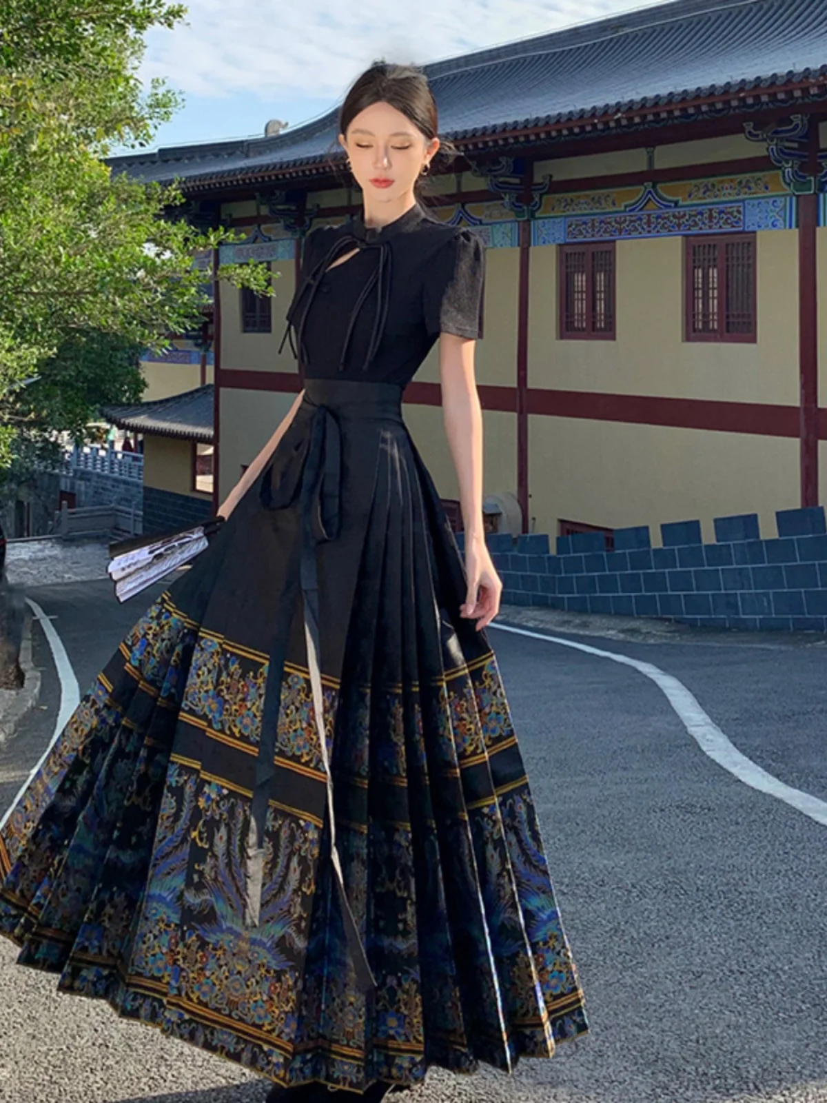 

Elegant New Chinese Style Tailed Skirt Set Complete Vintage Fashion Summer Outfit for Ladies Stylish And Sophisticated