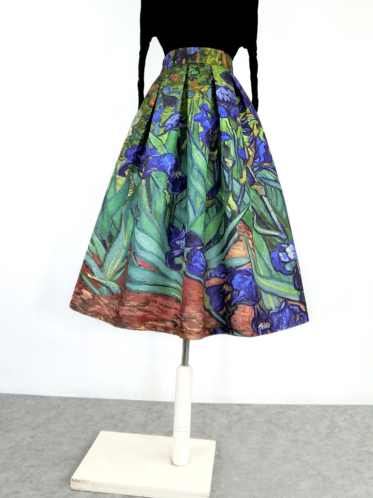 

Spring and Autumn New Women's Half Length Skirt, Fashionable Commuting High Waist A-line Medium Length Retro Printed Skirt