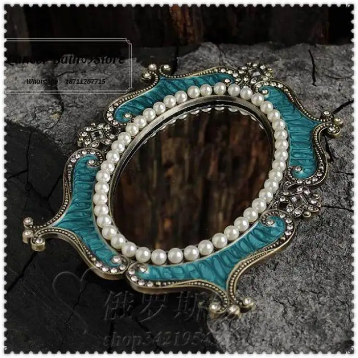 European Classic Palace Style Metal Desktop Cosmetic Mirror Baroque Vintage Princess Dressing Mirror Home Decor Ornament