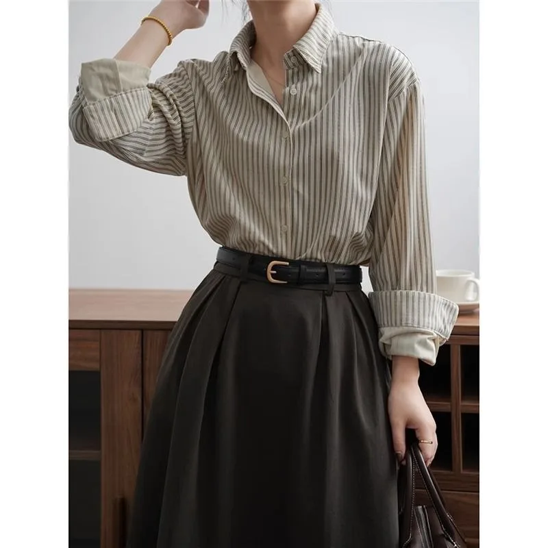 Young and High-End Women's Casual Shirt with Retro Hong Kong Style Stripes and Niche Design