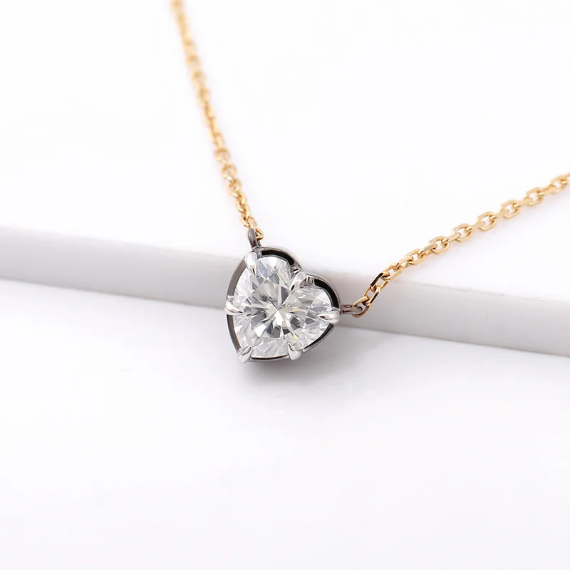 

Unisex Luxury K Gold Necklace with Real Moissanite Diamond Love Pendant & Clavicle Chain Holiday Gift Wholesale Jewelry