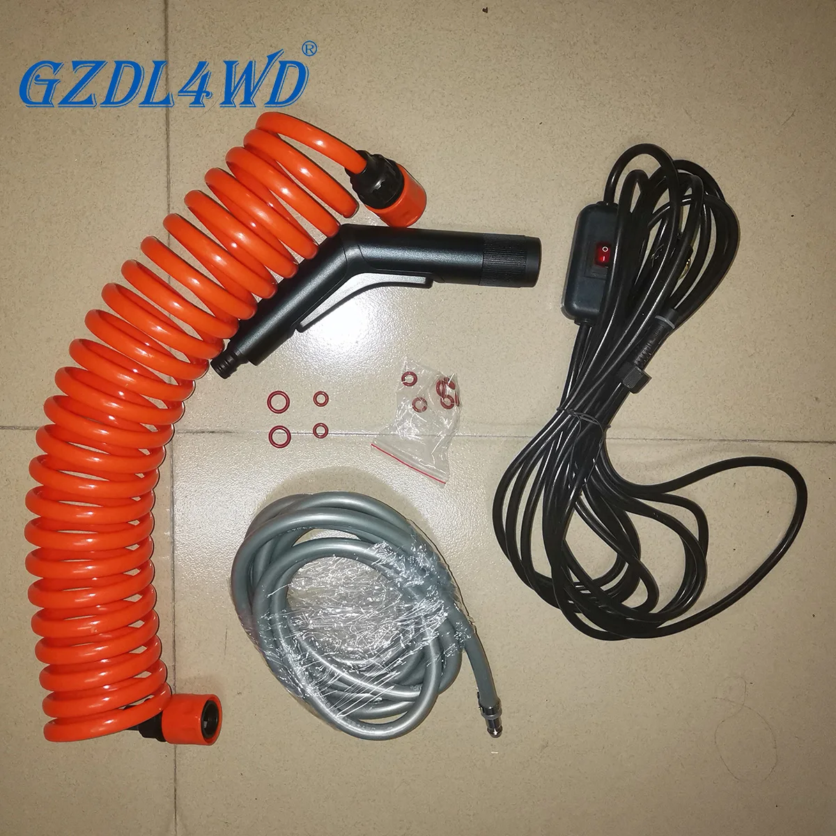 GZDL4WD 4x4 30L Universal SUV بيك اب سقف السيارة على الطرق الوعرة دش خزان المياه