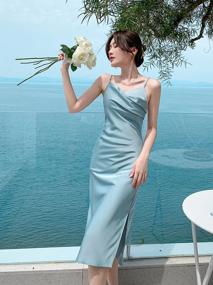 الصيف الحمالات فستان طويل المرأة الجنية بلون فستان بلا أكمام الإناث أنيقة سوينغ طوق الساتان حزام فستان الشاطئ C174