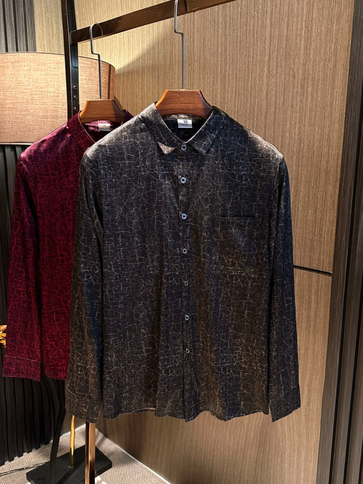 

High-End Silk Long Sve irt Men's Casual Luxury Busin irt Cra Pattern Faionable Urban Sle Breathable