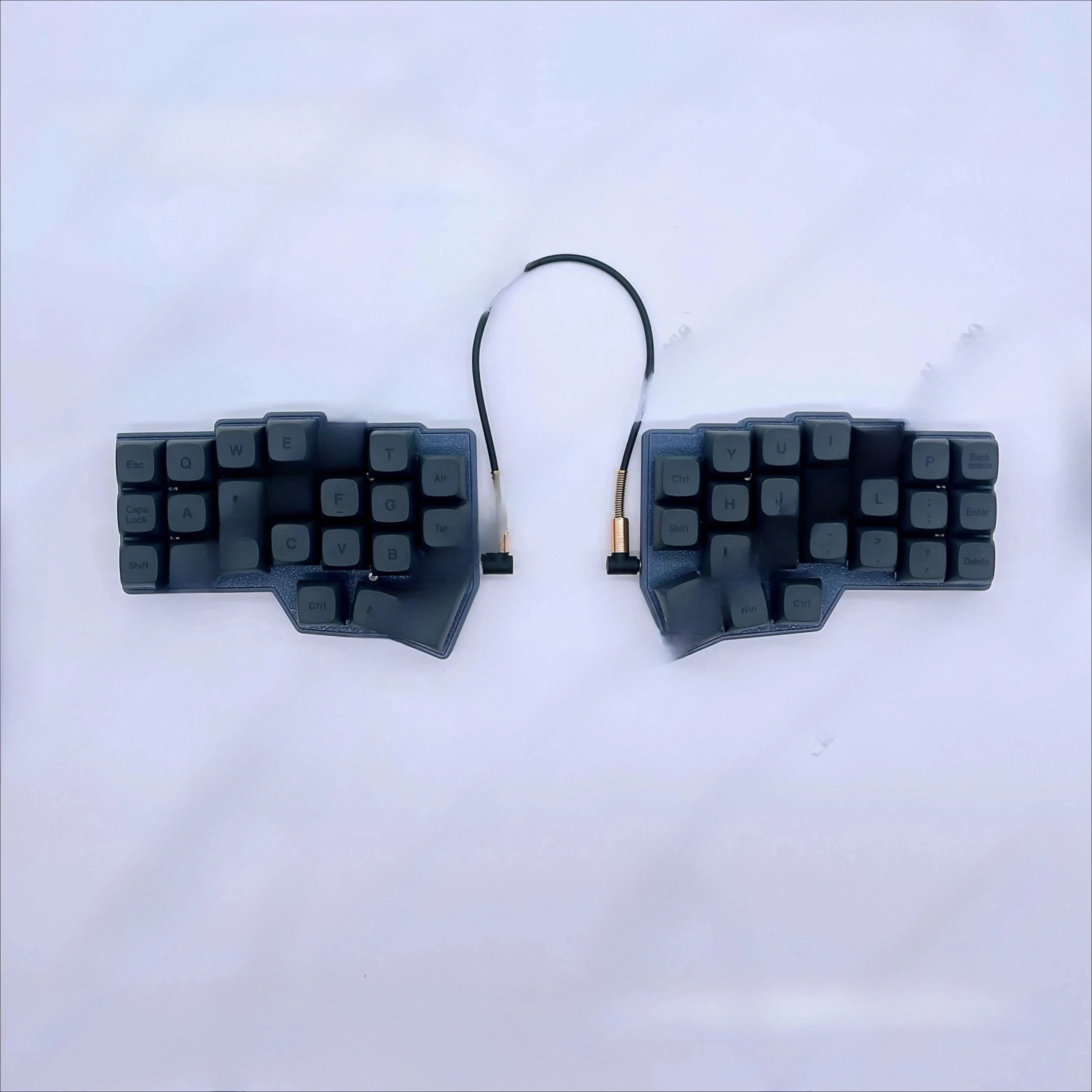 Split Keyboard, Two-handed Split Ergonomic for QMK Split Hot-swappable RGBVIAL Right-hand Keyboard,split Keyboard