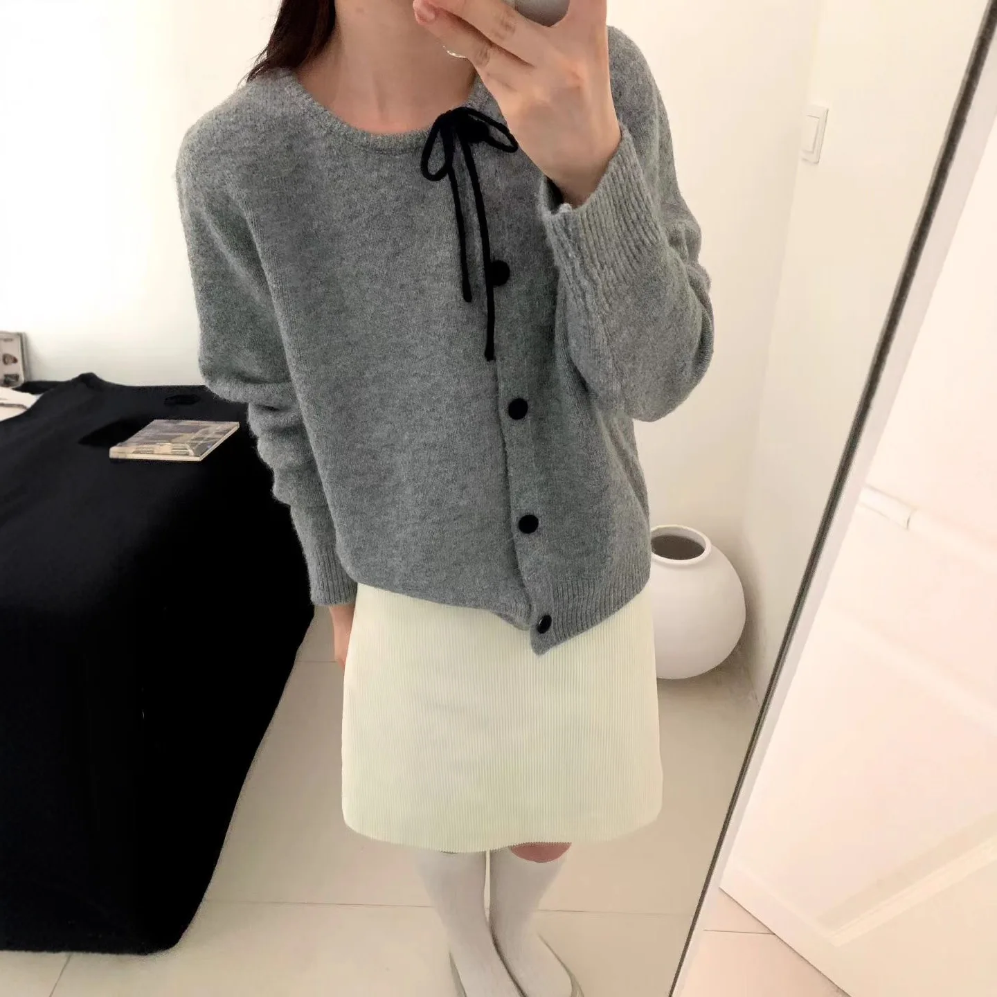 

Design Bow Lace-up Knit Cardigan Fashionable Gray Crew Neck Loose Soft Soft Sweater Jacket Top