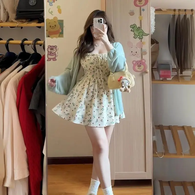 

Элегантное женское платье макси с цветочным принтом, приталенное, из смесового полиэстера, для создания идеального силуэта...