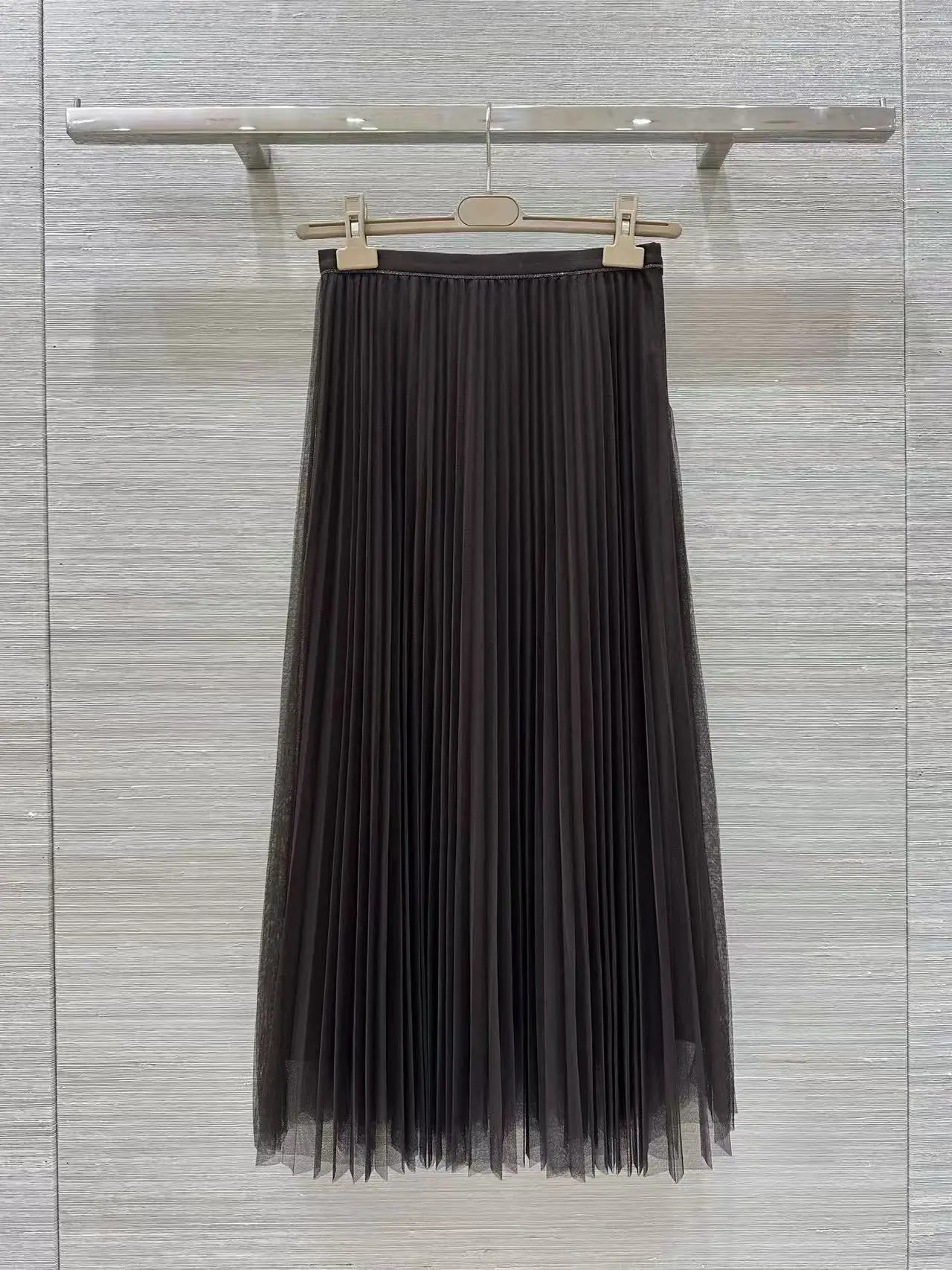 

New spring and summer 2025 women's pleated mesh skirt fashionable drooping skirt