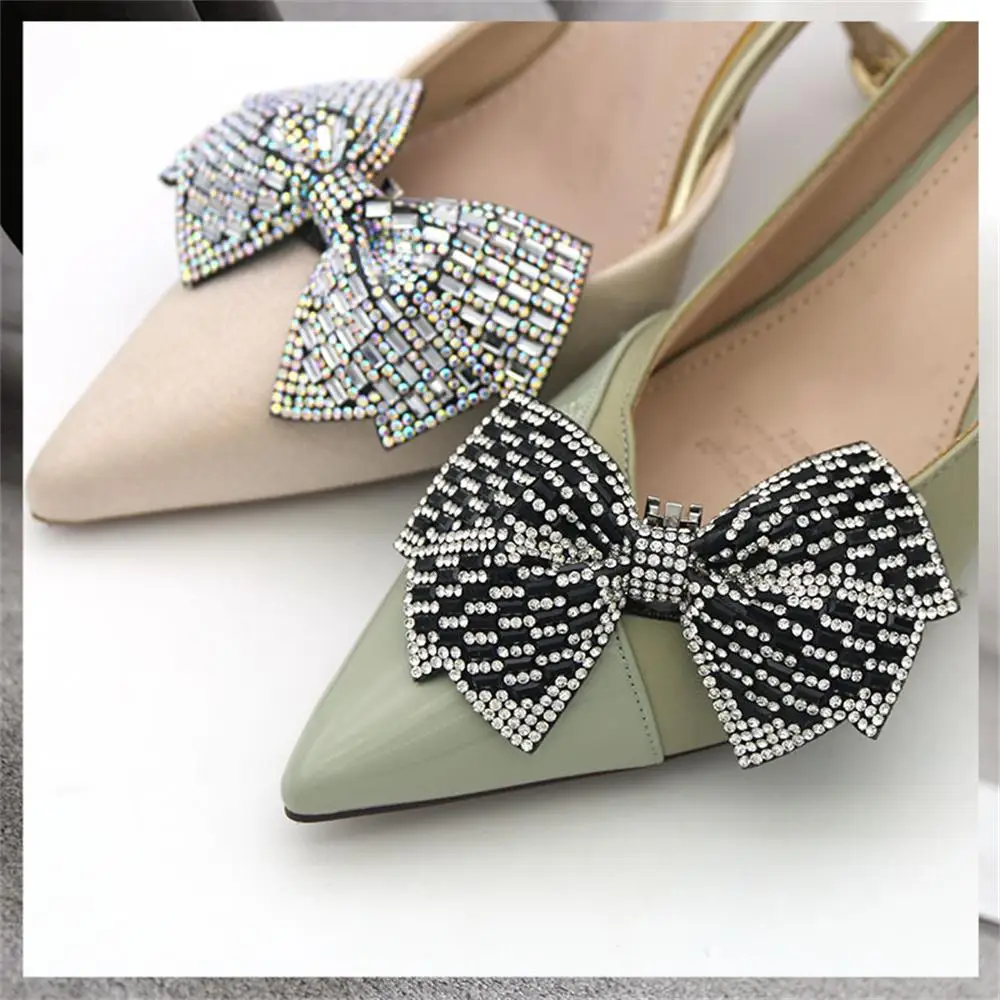 2PCS Shoe Clip Multiple Choices Not Easily Damaged White Black And White Shoe Flower Swing Match With Heart Color Shoe Buckle