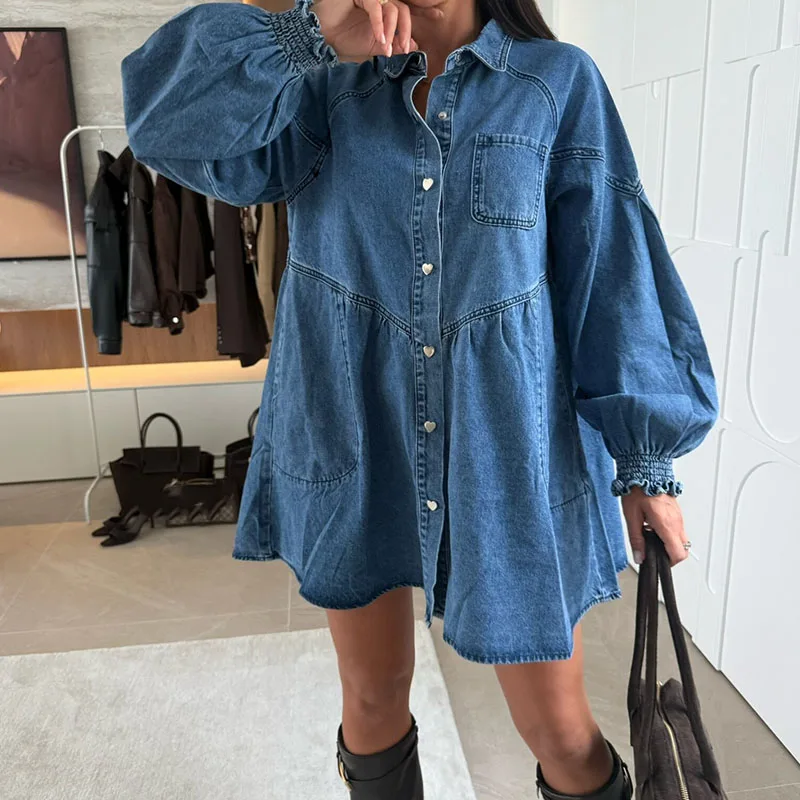 เดรสยีนส์ทรงหลวม ปกเสื้อแบบปกเชิ้ต ดีไซน์เรียบหรู แฟชั่นผู้หญิง กระดุมติด สีพื้น เดรสสั้นลำลอง แขนทรงกลีบดอกไม้ มีกระเป๋า รุ่นปี 2025