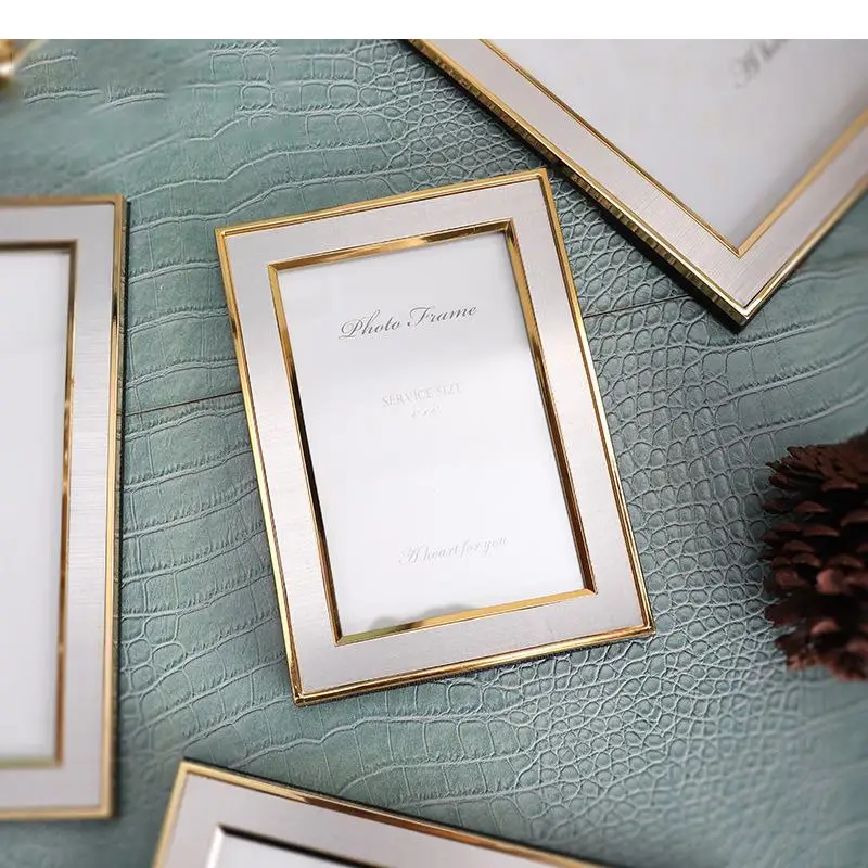 Gilded Metal Picture Frames Modern Room Aesthetics Bedside Table Family Portrait Photo Frame Multi-size Glass