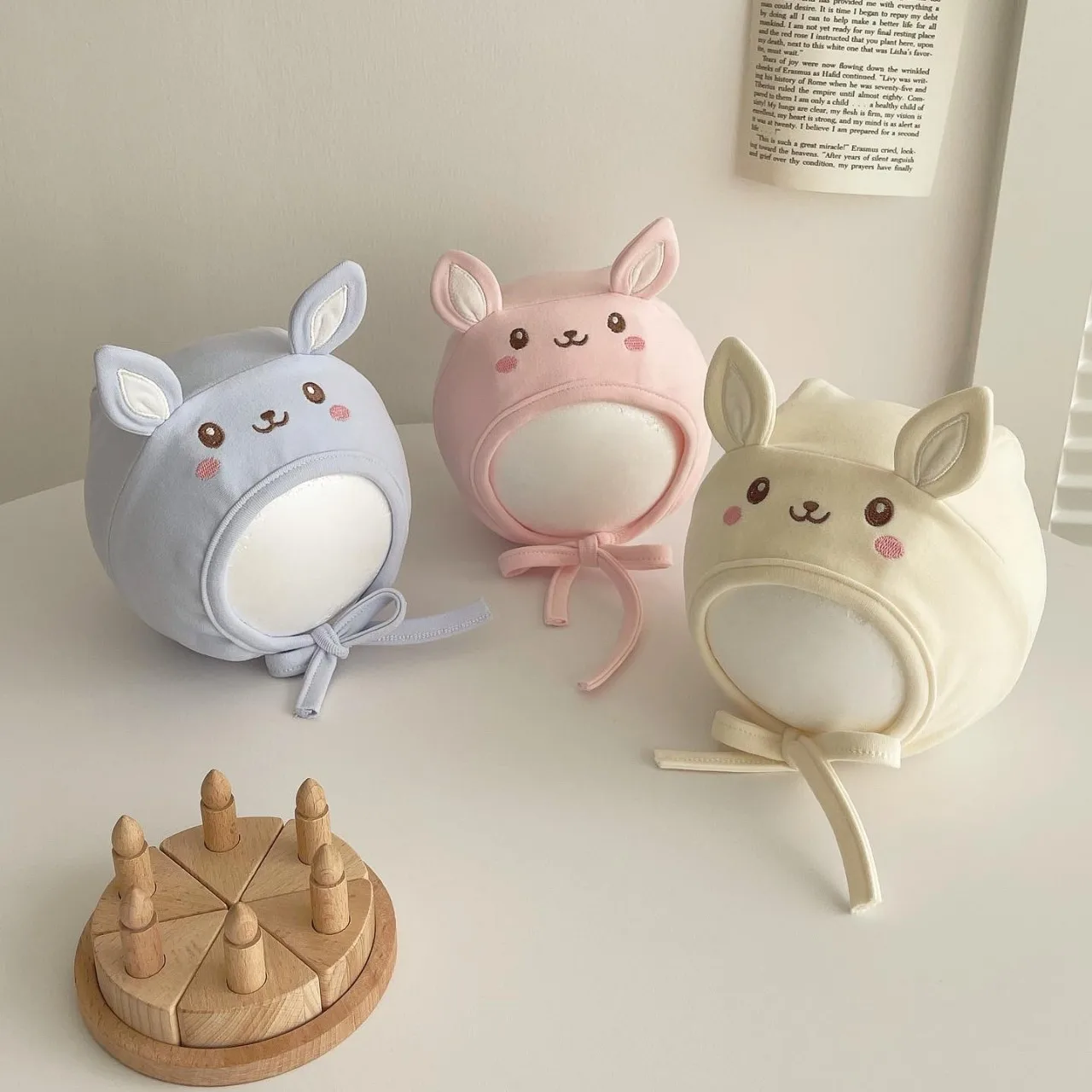 

Милая защитная шапка с кроличьими ушками для ребенка, теплая пуловерная шапка, весенне-осенние шапки для новорожденных, шапка для детей 0-4 месяцев, детский головной убор на шнуровке, шапочка