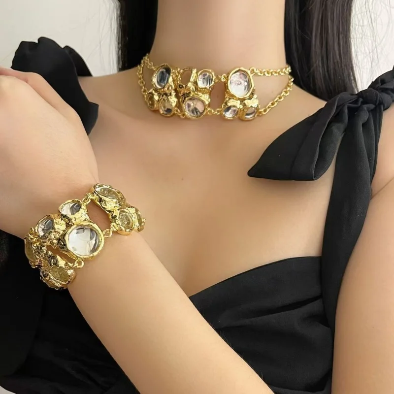

Retro European And American Bubble Texture Metal Necklace Bracelet for Women Set Suitable for Party And Banquet Accessory