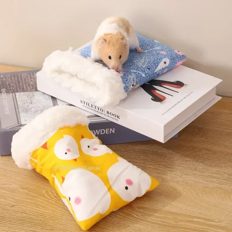 Warm Hamster Sleeping Bag Soft Plush Rat Cage House Cute Winter Small Pet Bed for Totoro Hedgehog Guinea Pig Pet Accessories