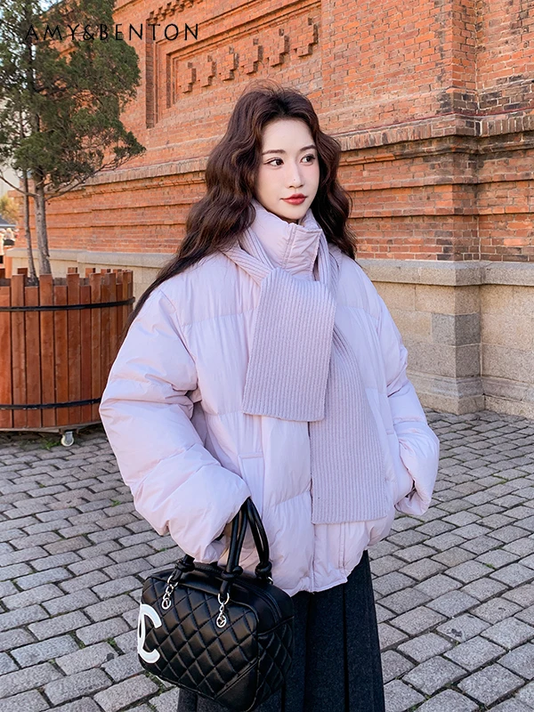 

2025 Winter New Korean Style Women's Loose Casual Thickened Purple Yellow Stand Collar White Duck Down Puffer Jacket with Scarf
