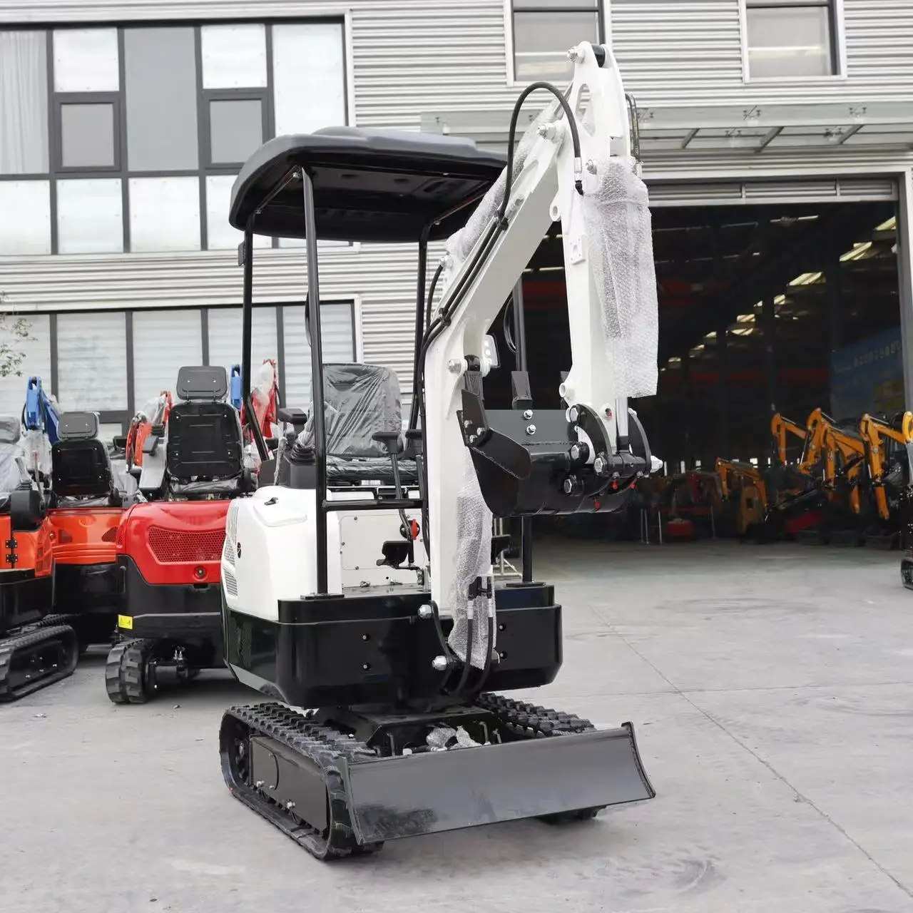 New Design Prices1.5 TON Mini Excavator Meets Euro 5 Standards