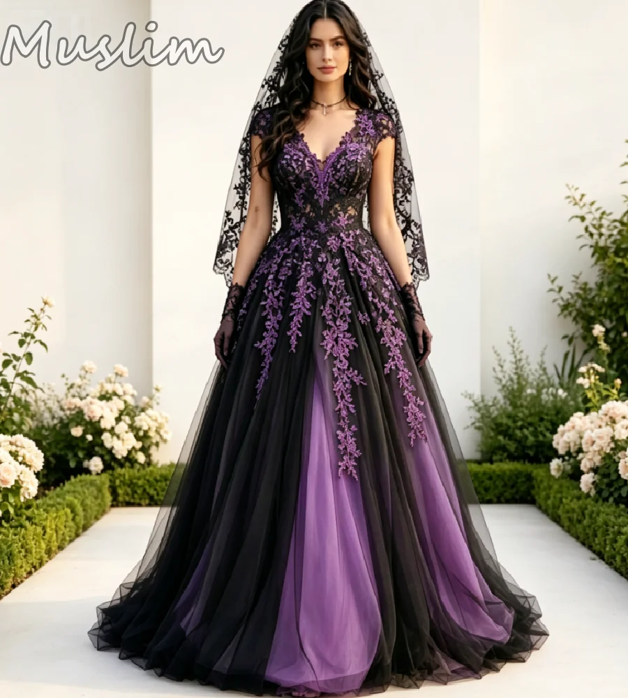 Gothic Black Lace Wedding Dress Earthy V Neck Cap Sleeve A Line Tulle Bridal Gown Vintage Appliques Lace Curvy Women BHalloween