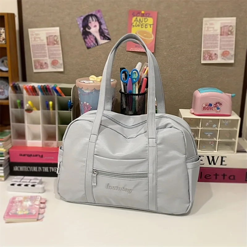 Modische Tragetasche mit niedlichem Schulter-Plüsch-Charm, mehrere seitliche Taschen, Vordertasche mit Reißverschluss, große Kapazität, Handtasche, Reisetasche für Damen – Detail 12