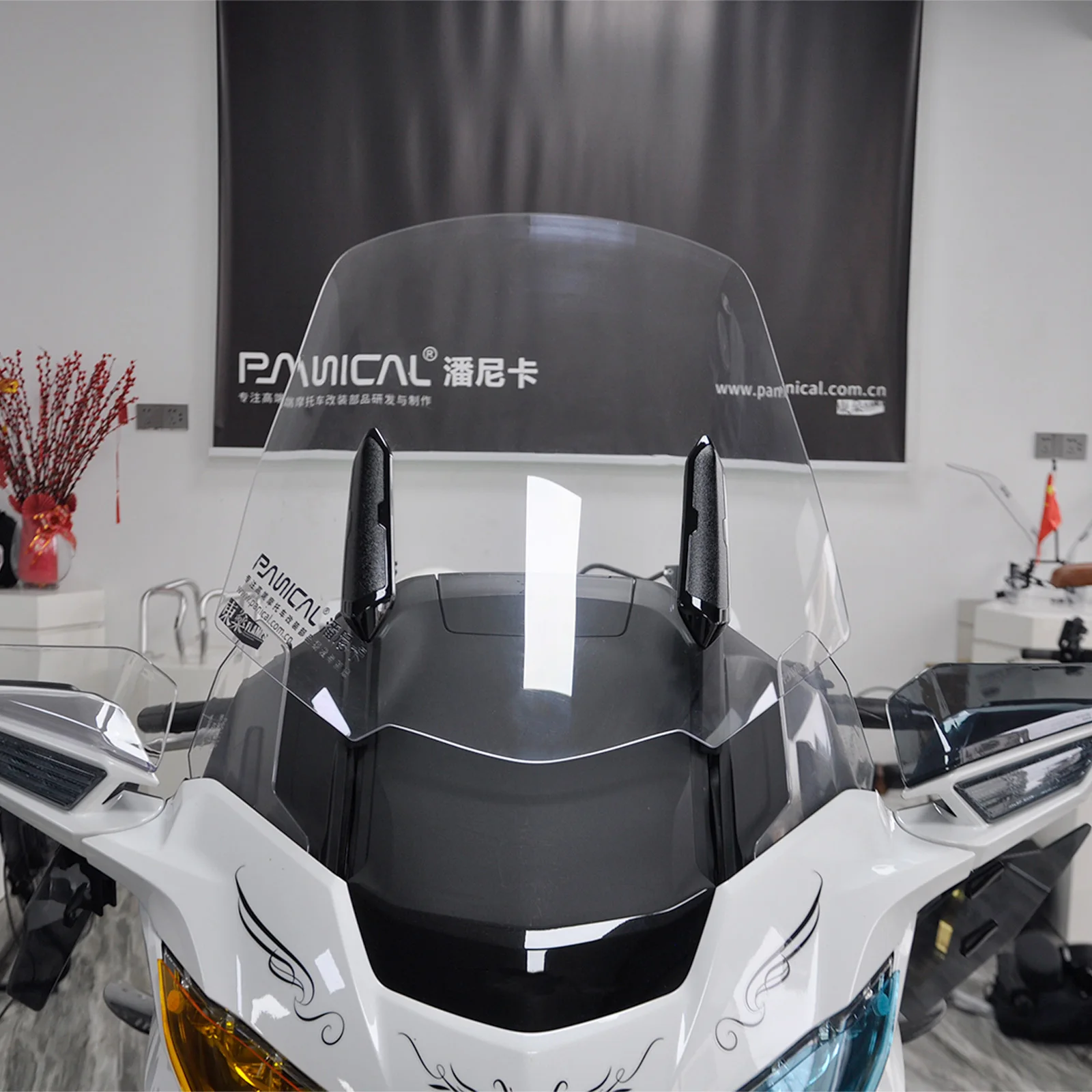 PANICAL Motorcycle Windshield For Honda GoldWing GL1800 F6B 2018-2026 Motorcycle Windguide Accessories High-quality Windguard
