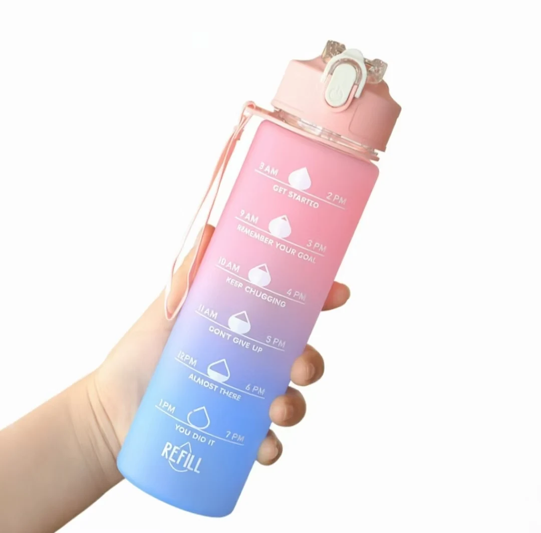 Farbverlauf-Frosted-Wasserflasche, Fitness-Motivations-Trinkflasche, Trinkbecher mit Strohhalm für Männer und Frauen, tragbarer Plastikbecher mit Griff, wiederverwendbar für Trinken und mit Strohhalm,