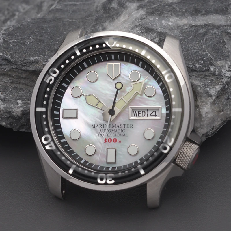 Imagem -03 - Relógio de Mergulho Masculino com Movimento Automático Vidro de Safira em Aço Inoxidável Design Luminoso Verde Seiko Nh36 200m à Prova Dágua Skx007