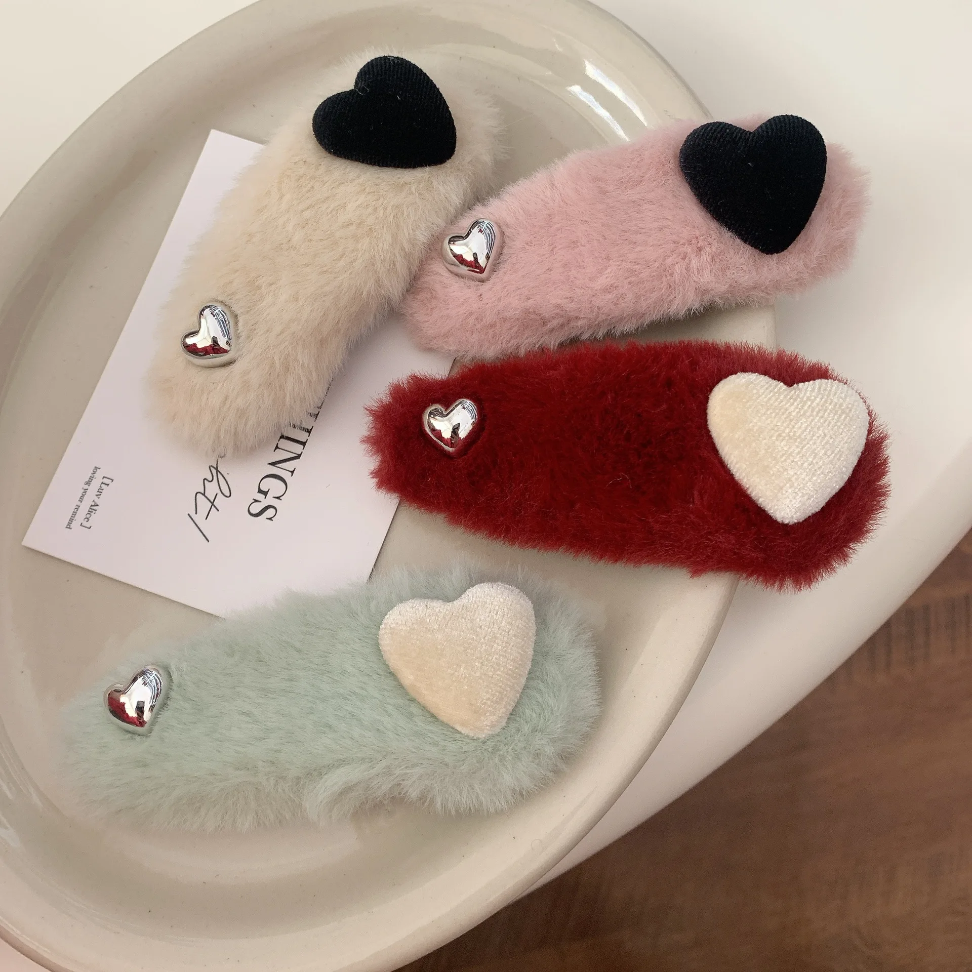 

1pc Valentine's Day Autumn/Winter Korean Dopamine Plush Love Series Hair Clip with bangs and side clips Hair Clip Headpiece