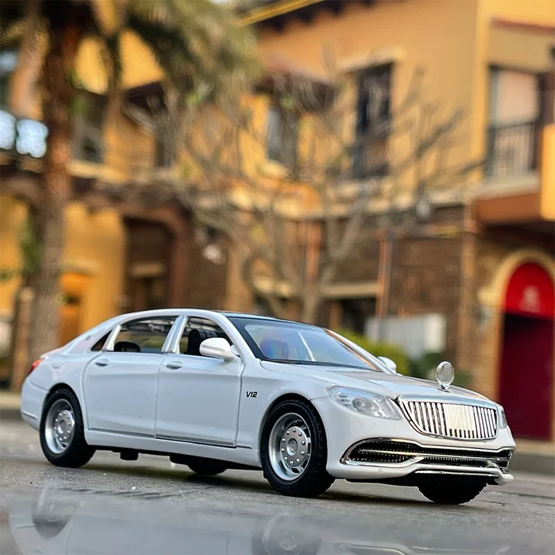 New 1:32 Maybach S650 Alloy Car Model Diecasts Metal Toy Vehicles Car Model Simulation Sound and Light Collection Kids Toy Gift