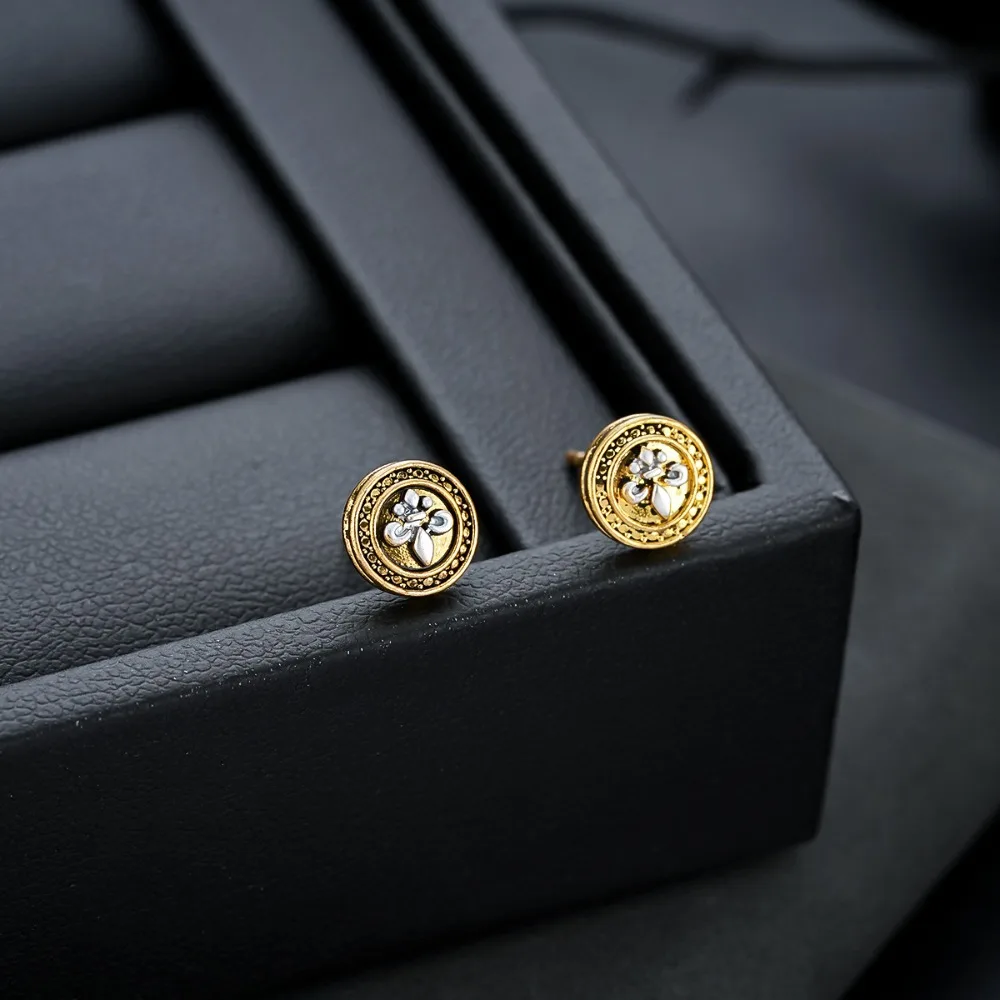1pair Fashion Trend Punk-style Designed Earrings for Women Trendy and High-end Suitable for Various Outfits.