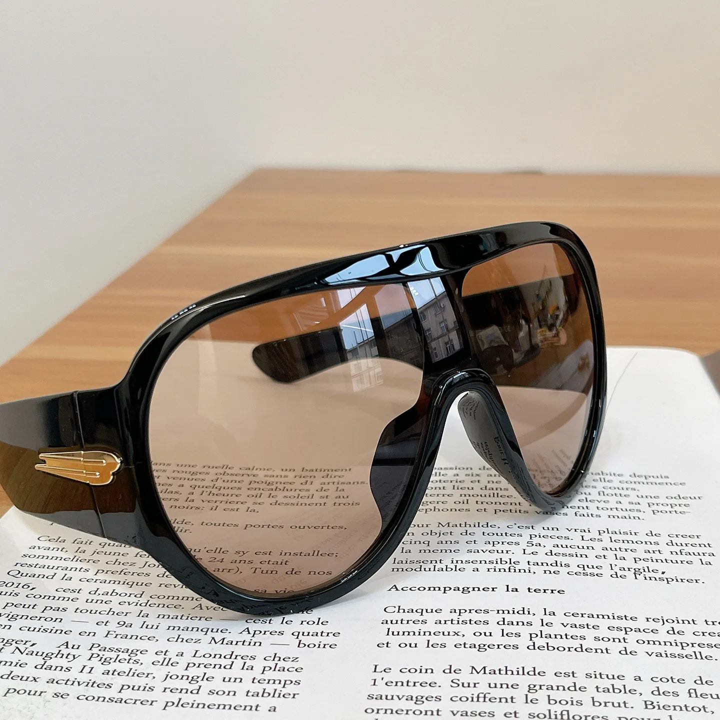 Gafas de sol de una pieza negras extragrandes de nueva moda para mujeres y hombres, gafas de sol vintage con patrón de rayas en las patillas, gafas de sol sexys para conducir para damas.