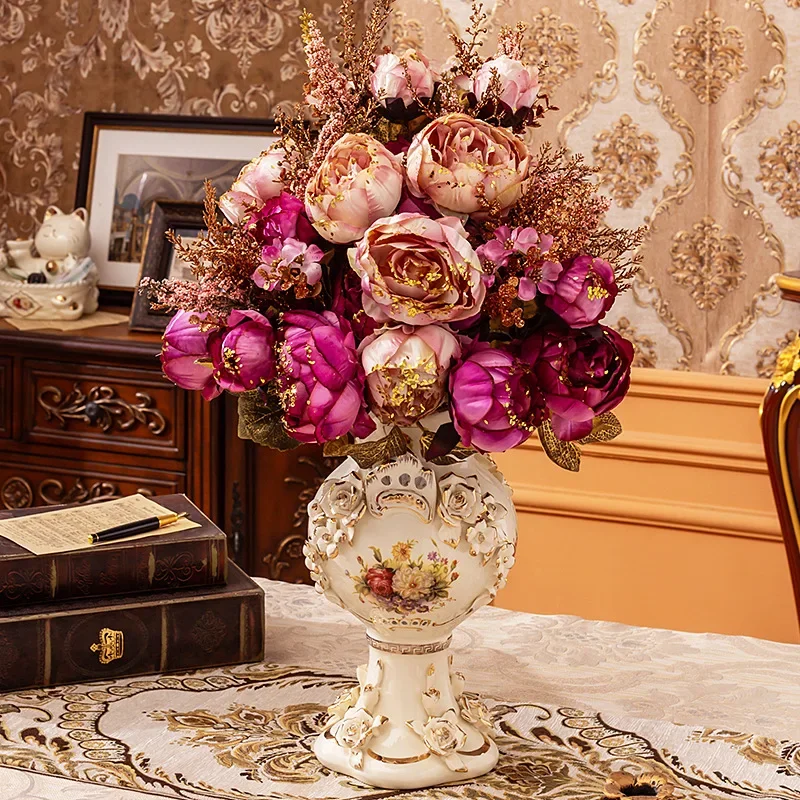 High-quality European vase - luxury porcelain decoration for new homes