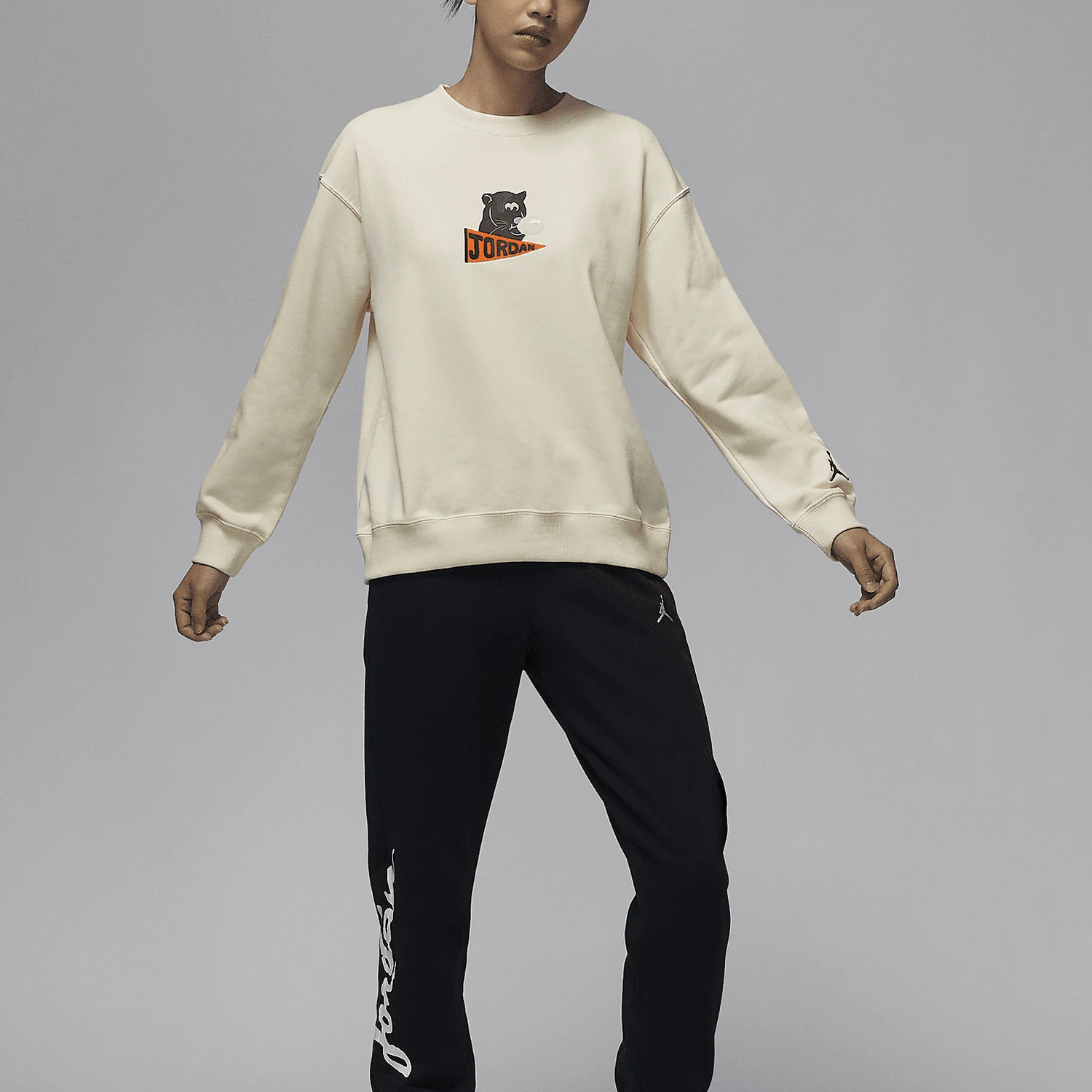 

Nike Genuine Jordan Women's Training Graphic Hoodie HV1749-113