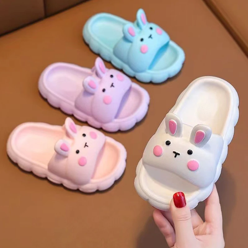 Zapatillas de casa para niños y niñas, chanclas planas antideslizantes con diseño de conejo de dibujos animados, a la moda, zapatos de playa para