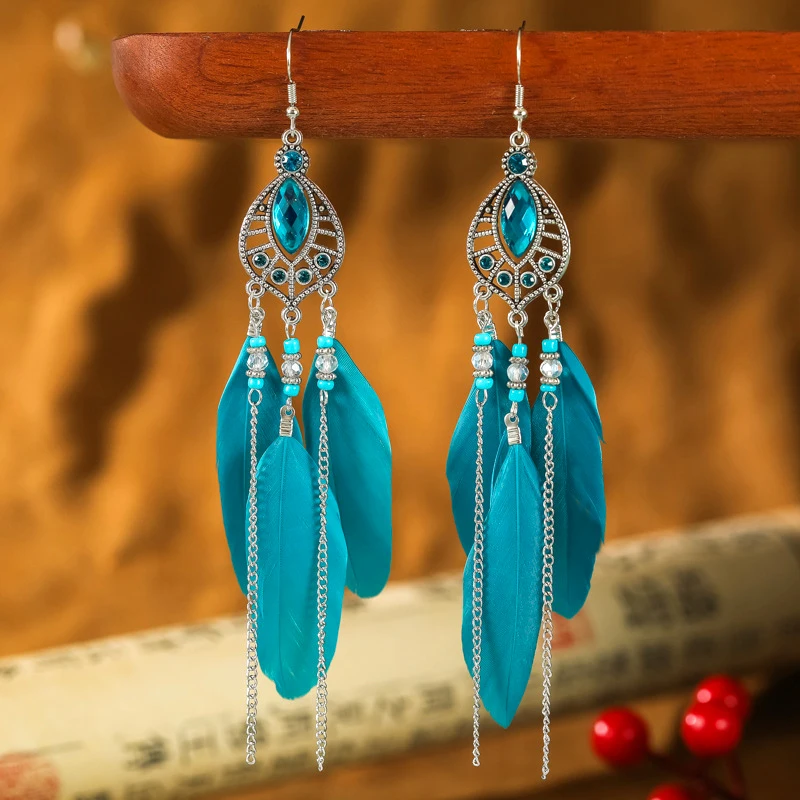 Bohemian Water Drop Feather Earrings for Women Fashion Elegant Fresh Rhinstone Chain Tassel Earrings Party Vacation Jewelry