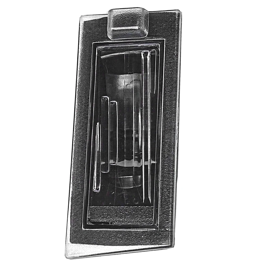 68223865AB صالح ل جيب شيروكي 2014-2018 68223864AB لوحة ترخيص السيارة غطاء خفيف لوحة ترخيص غطاء المصباح