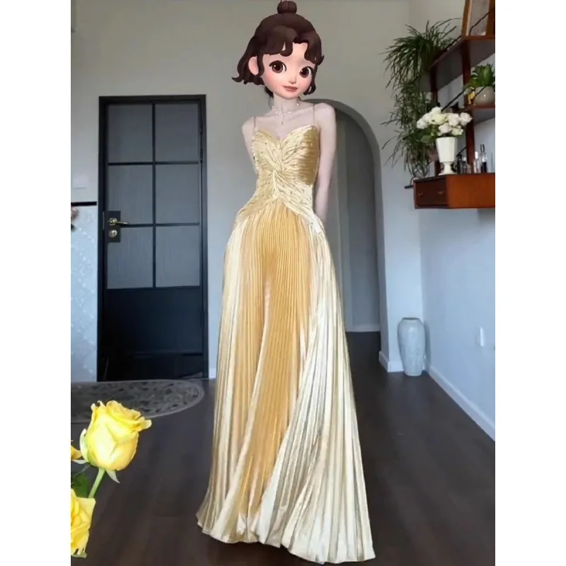 Gold pleated dress suspender pleated autumn and winter 2024 new celebrity fashion elegant atmosphere high-end light luxury