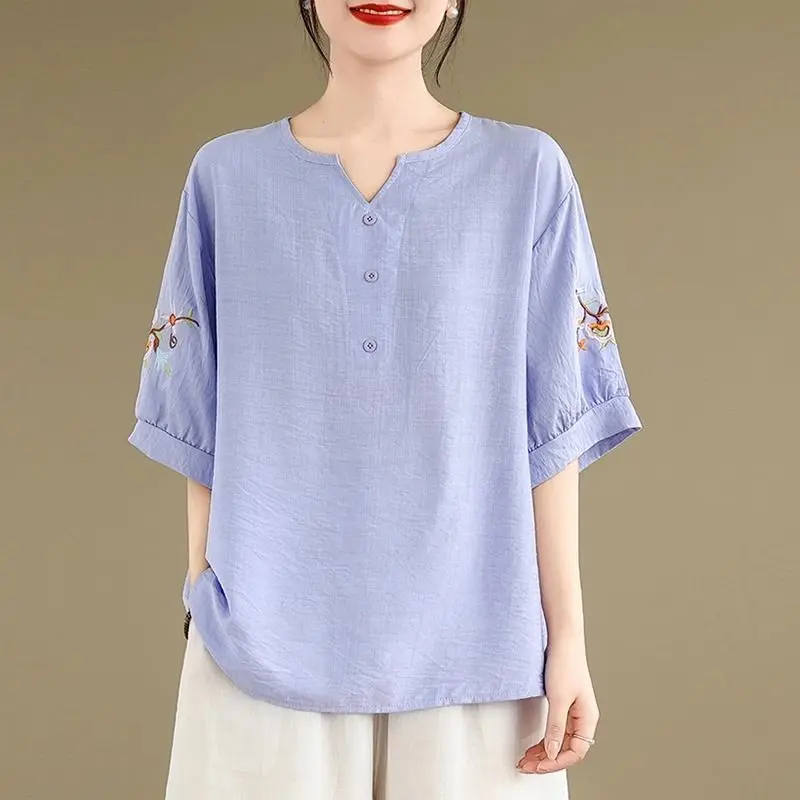 

Retro Ethnic Style Embroidered Cotton and Linen Blouse for Women Summer Lightweight Middle Aged Mother's Elegant Top